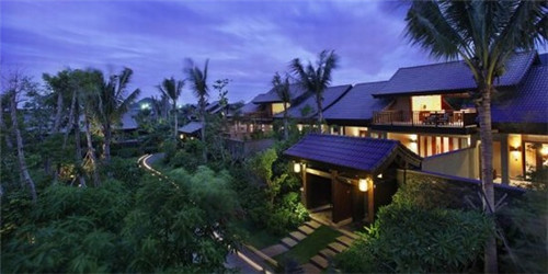 奶茶加盟费用哪个品牌性价比高，加盟香飘飘奶茶能够赚多少钱